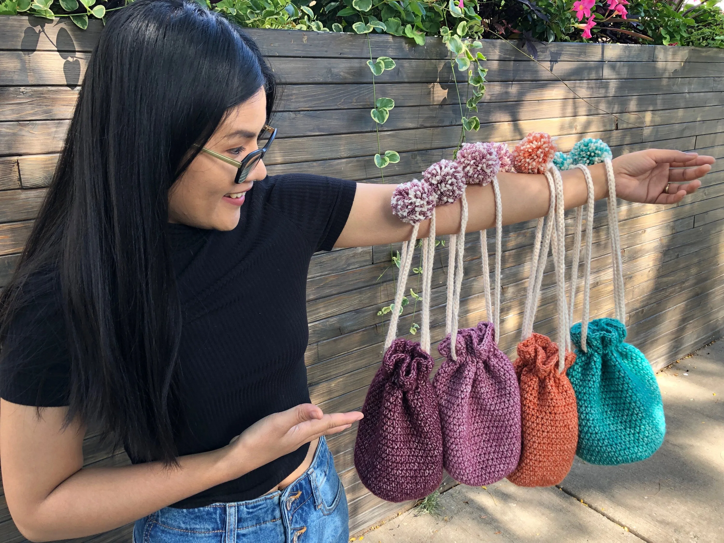 Crochet bag pattern, crochet drawstring pom pom bag pattern, backpack, bag pattern, crochet