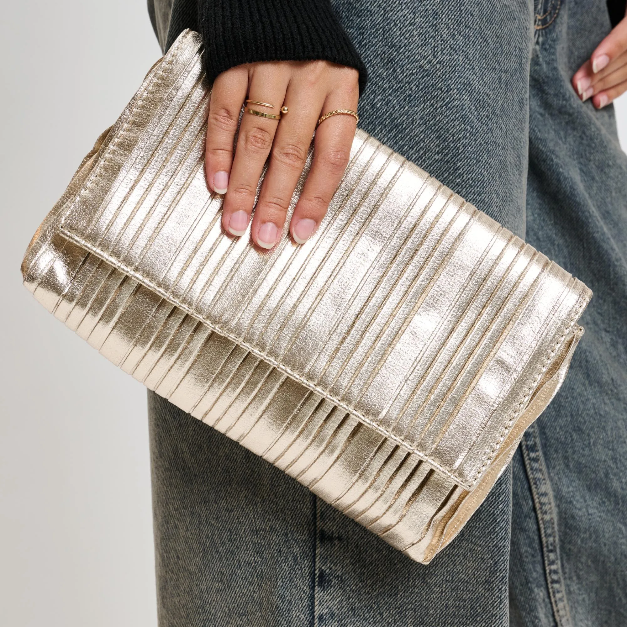 Esmeralda Clutch
