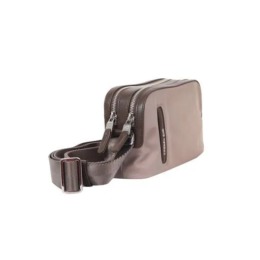 Hunter Medium Messenger Bag