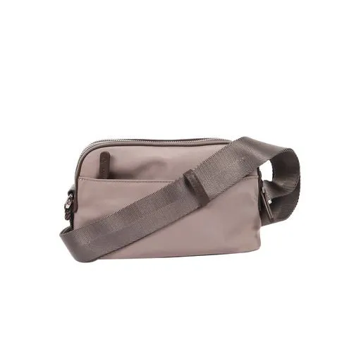 Hunter Medium Messenger Bag