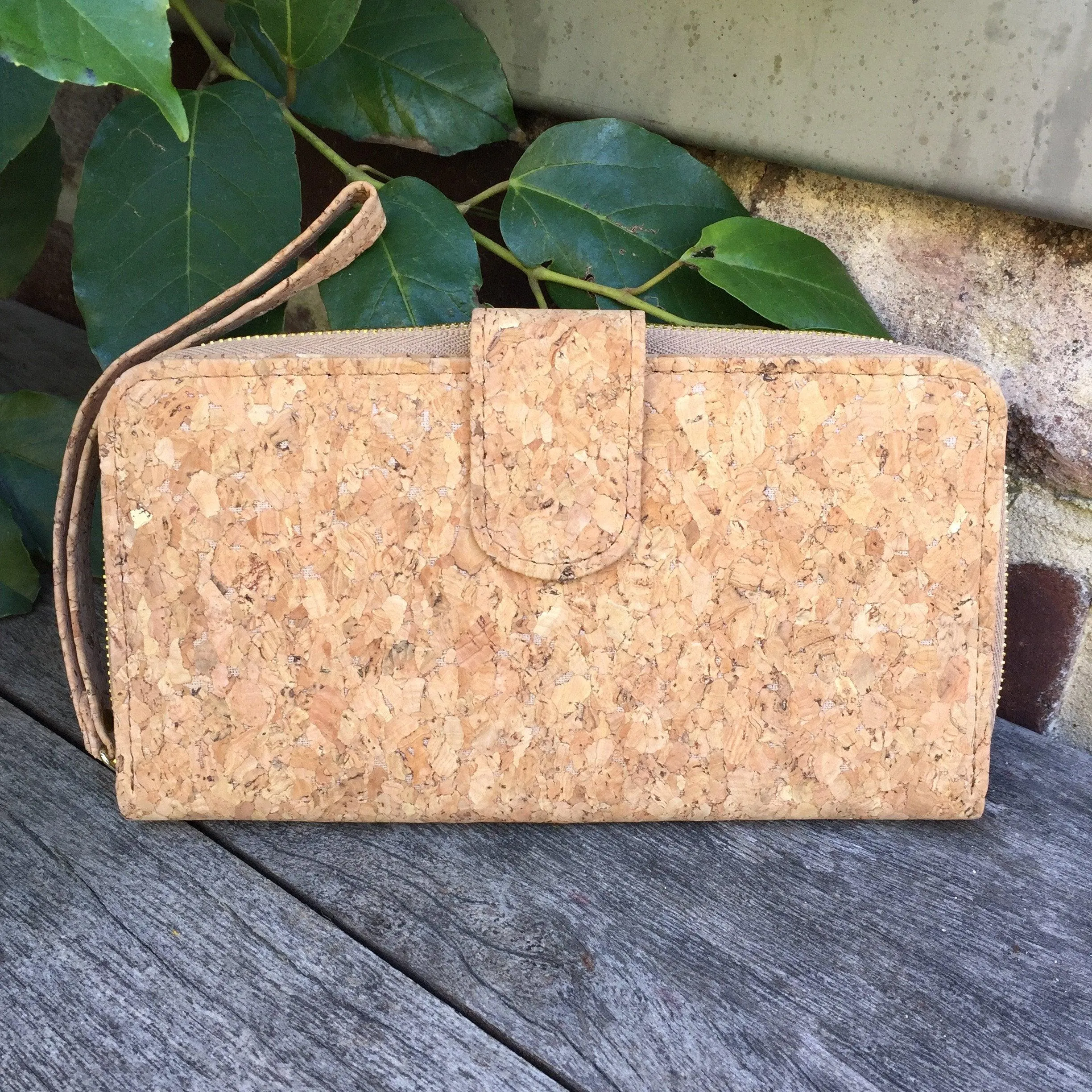 Izzy Long Cork Wallet in Classic