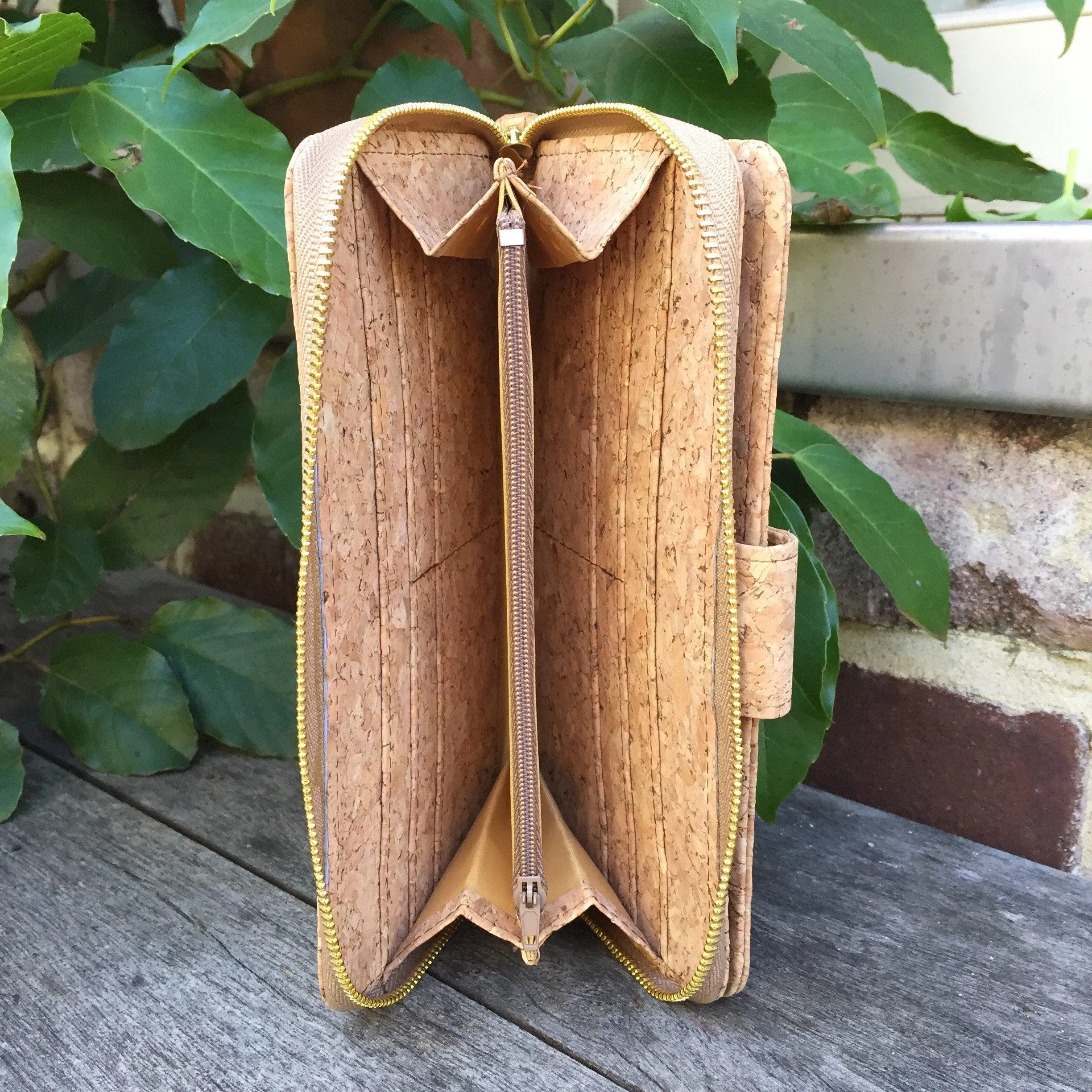 Izzy Long Cork Wallet in Classic
