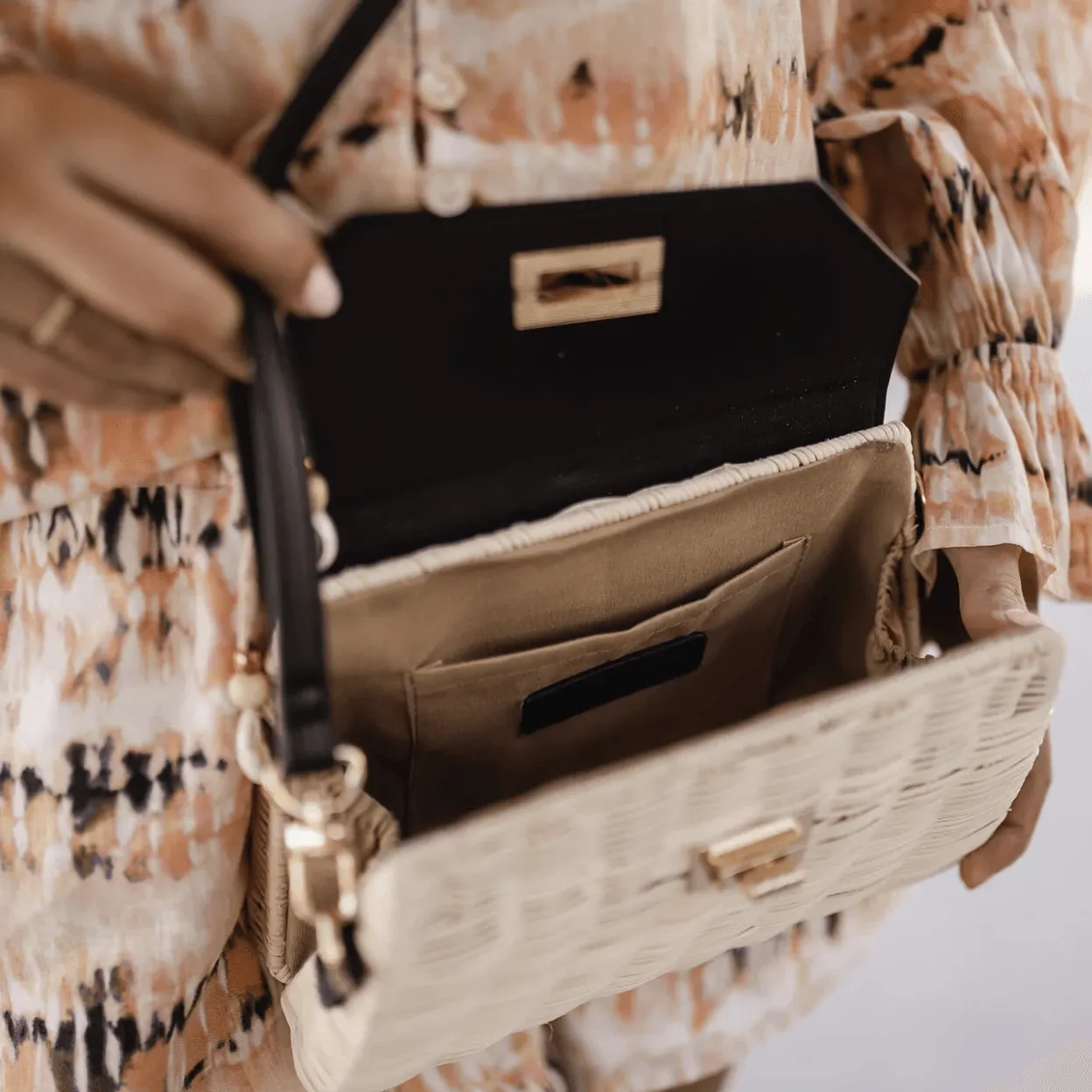 Natural Wicker Shoulder Bag | Black
